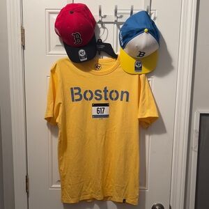 47’ Boston Marathon 3 pc Bundle $20.00
Size M Tshirt & 2 hats #redsox 
#jetblue